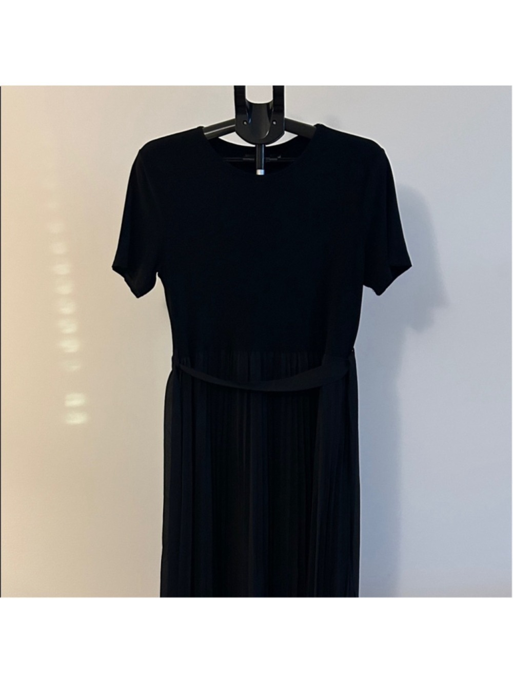 Elegant Black Midi Dress